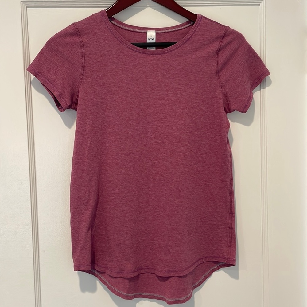 Ivivva t shirt size 14 great condition